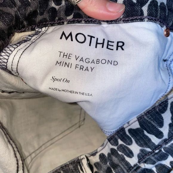 Mother Denim "THE VAGABOND MINI FRAY" SKIRT Leopard Jean, Size 27, MSRP $258 - Picture 4 of 12